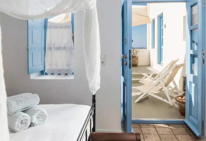 اتاق سوپریور با چشم‌انداز, Pantelia Suites
