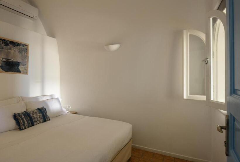 Полулюкс с Видом, Pantelia Suites