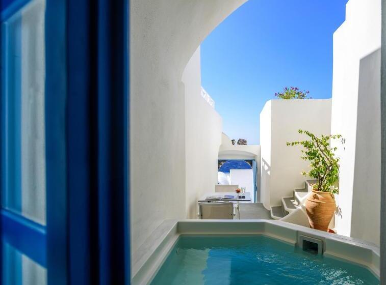 Полулюкс с Видом, Pantelia Suites