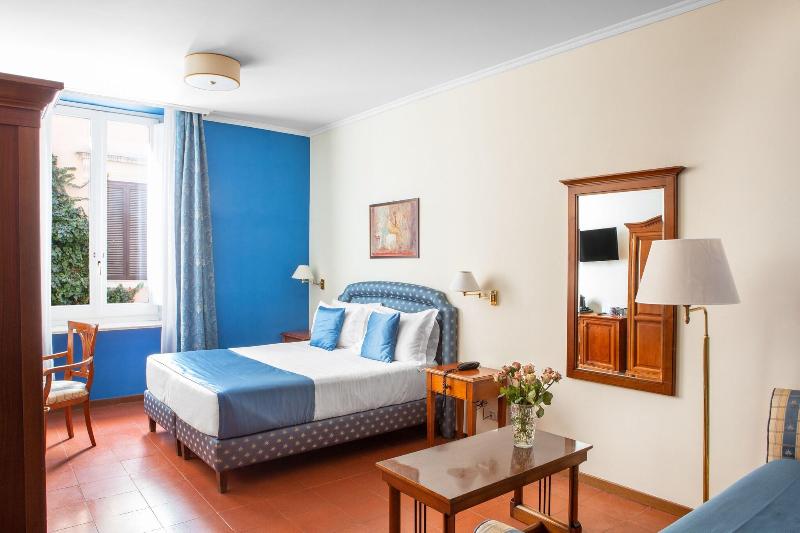 חדר סטנדרט לשלושה, Piazza Di Spagna