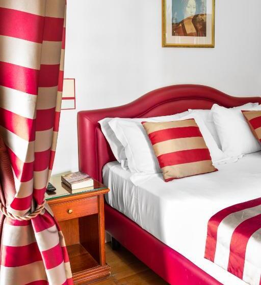 חדר סטנדרט לשלושה, Piazza Di Spagna