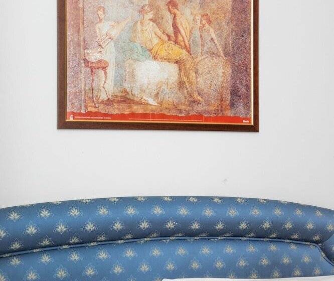 חדר סטנדרט לשלושה, Piazza Di Spagna