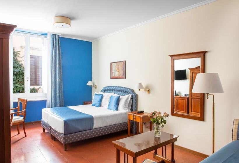 חדר סטנדרט לשלושה, Piazza Di Spagna