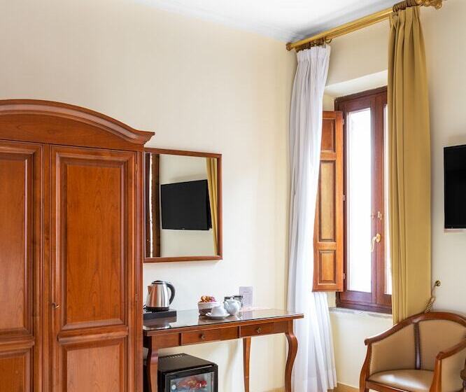 חדר סופריור, Piazza Di Spagna