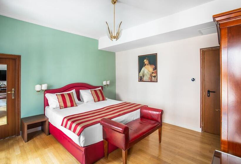 חדר סופריור, Piazza Di Spagna