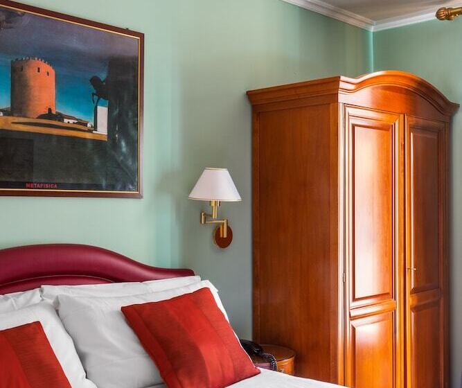 חדר אקונומי, Piazza Di Spagna