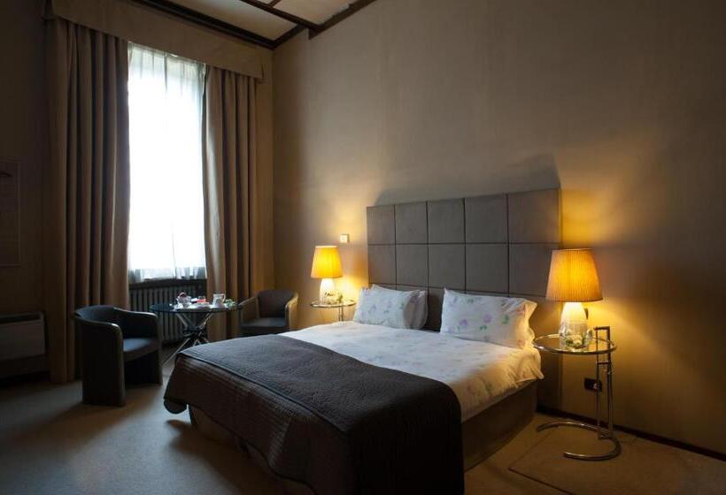 컴포트 룸, Relais Del Castello Di Oviglio