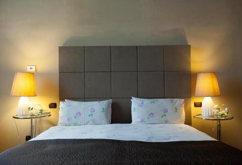 컴포트 룸, Relais Del Castello Di Oviglio