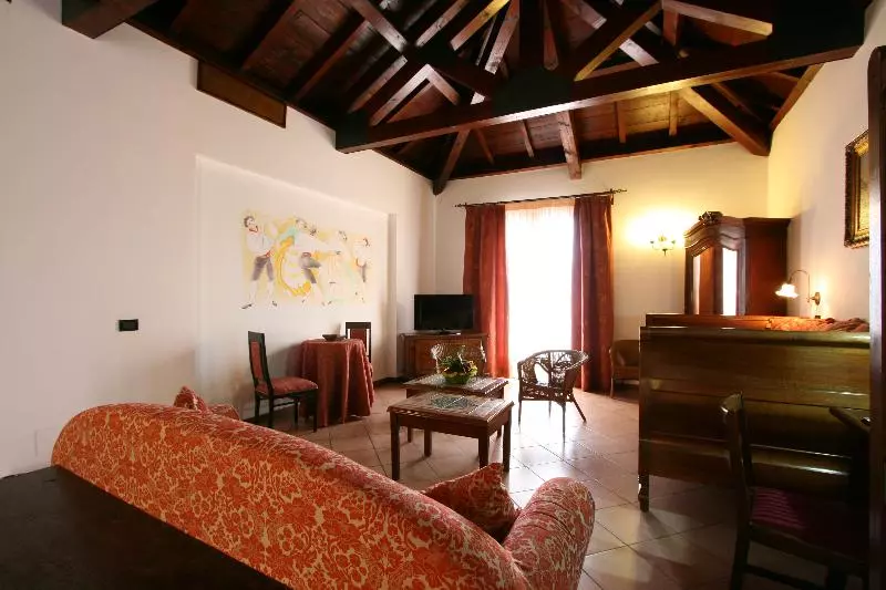 Sviitti, Villa Sonia