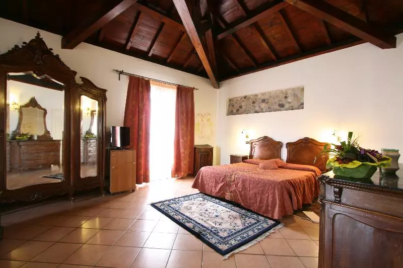 Sviitti, Villa Sonia