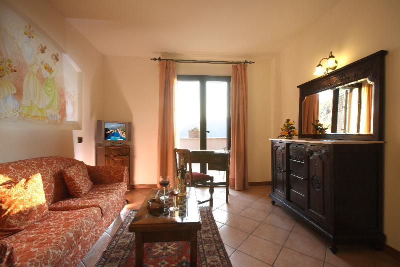 سوییت, Villa Sonia
