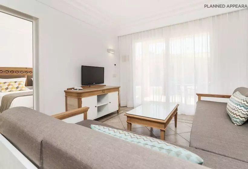 オーシャンビューのスーペリアー１ベッドルームアパートメント, Insotel Punta Prima Resort
