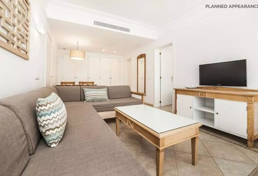 オーシャンビューのスーペリアー１ベッドルームアパートメント, Insotel Punta Prima Resort