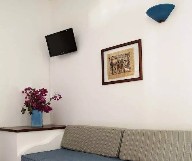 اتاق استاندارد با چشم‌انداز باغ, La Piazza Luxury Hotel & Spa