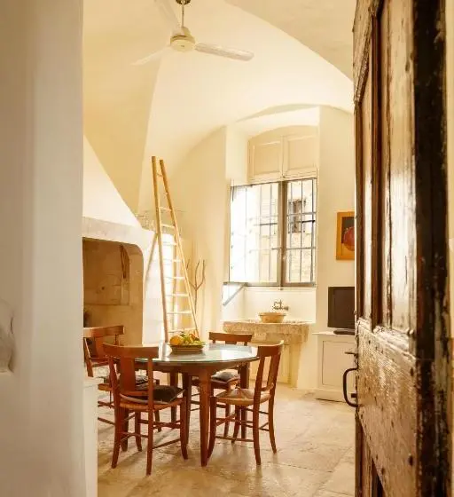 マウンテンビュースタンダードルーム, Hôtel Particulier De Tingry   Pierres D Histoire
