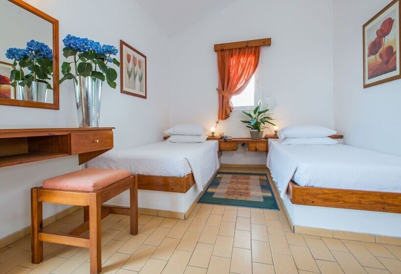 Классический Номер Вид на Сад, Delfinia Hotel & Bungalows