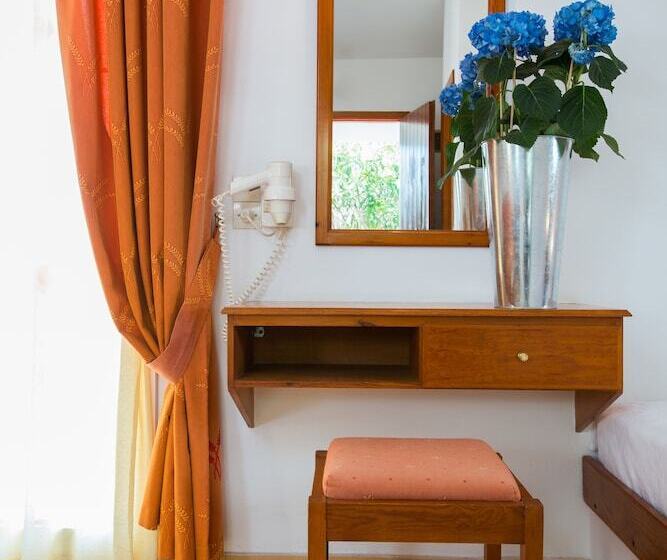 بنغل سوبيريور مطل على البحر, Delfinia Hotel & Bungalows