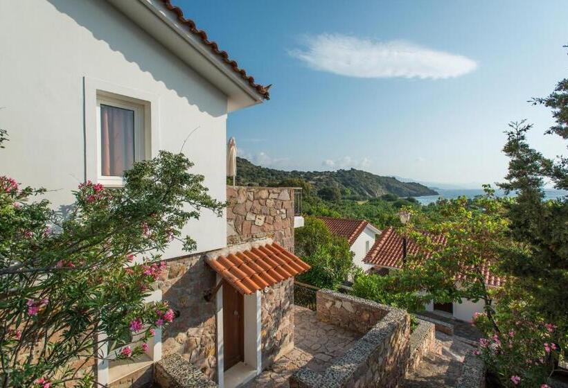 بنغل سوبيريور مطل على البحر, Delfinia Hotel & Bungalows