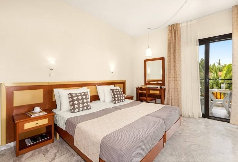 家庭公寓, Chrousso Village