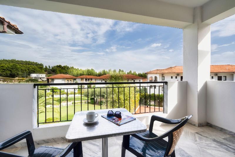 标准工作室, Chrousso Village