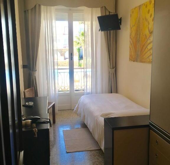 חדר סטנדרט יחיד עם נוף, Golfo E Palme