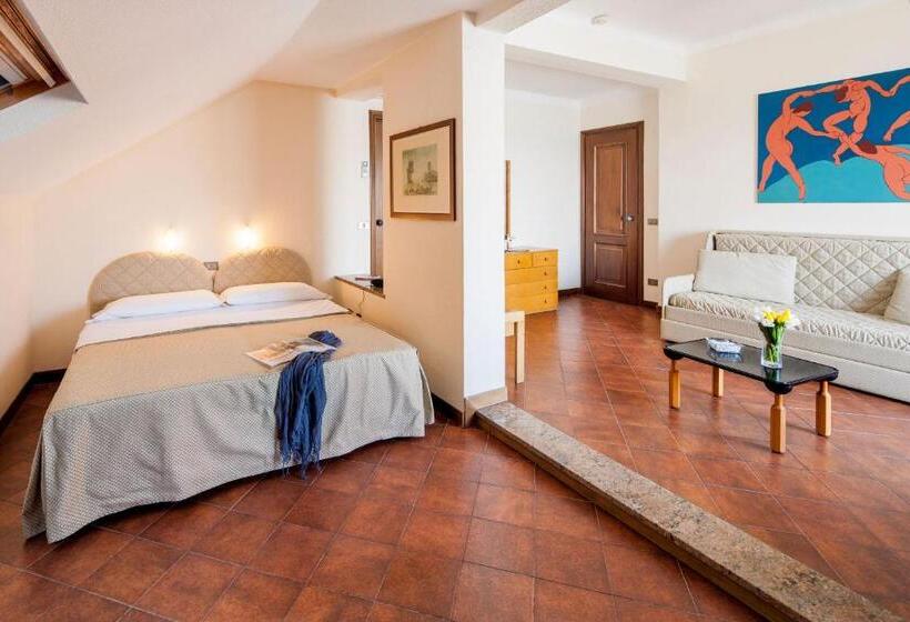 סוויטת ג'וניור נוף לים, Golfo E Palme