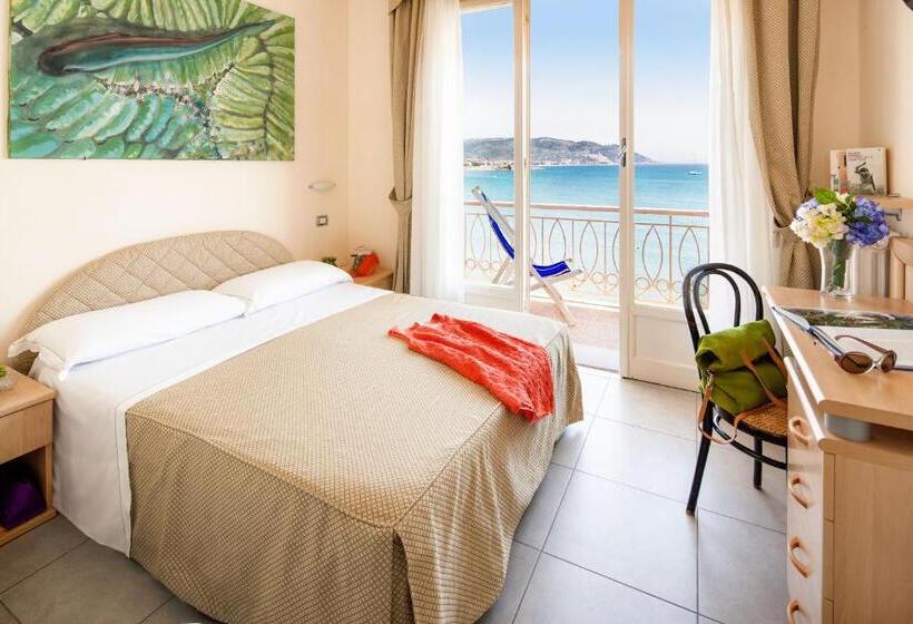 חדר מוזל עם נוף לים, Golfo E Palme