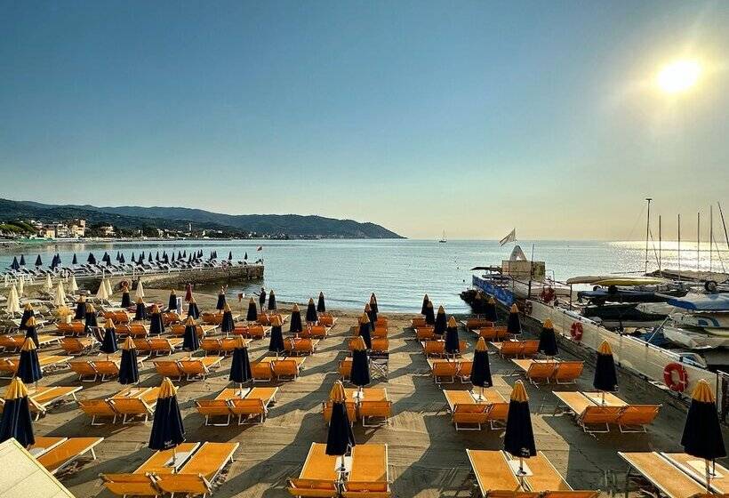オーシャンビューのスタンダードシングルルーム, Golfo E Palme