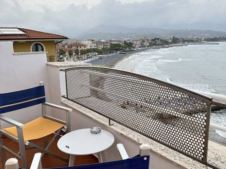 חדר סטנדרטי יחיד עם נוף לים, Golfo E Palme