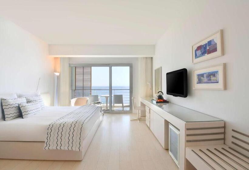 Club Room King Bed, Kempinski Hotel Aqaba