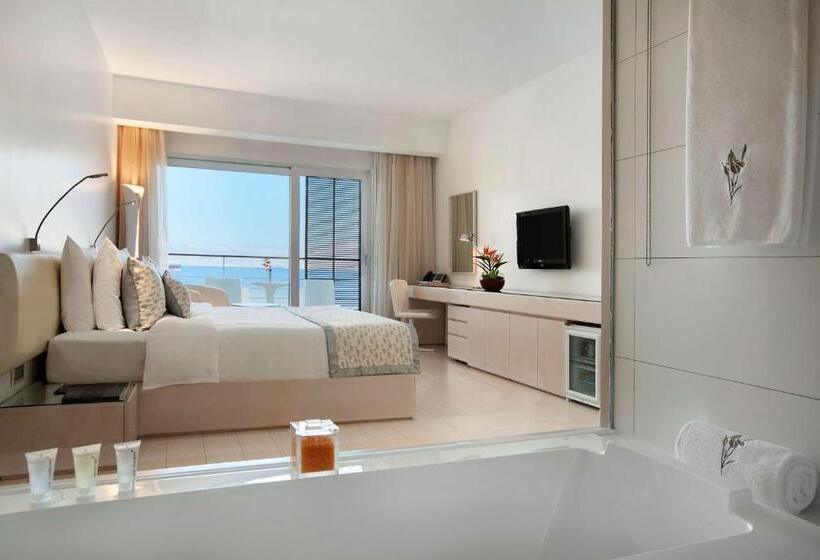 Club Room King Bed, Kempinski Hotel Aqaba