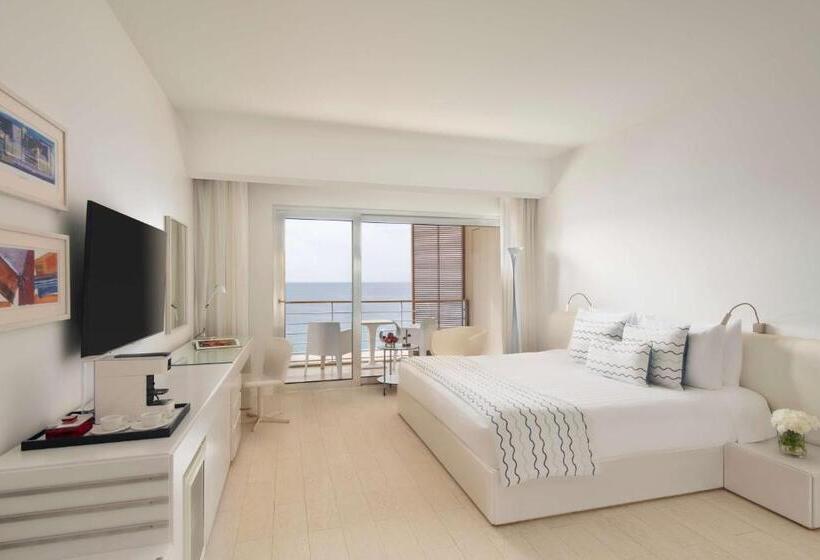 Club Room King Bed, Kempinski Hotel Aqaba