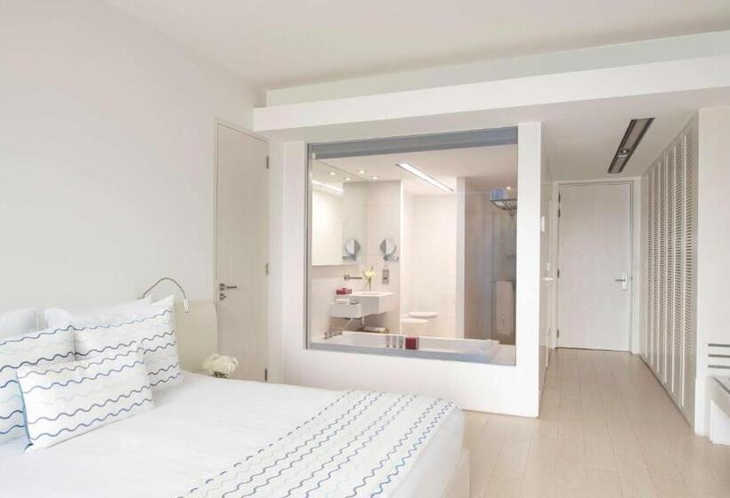 Club Room King Bed, Kempinski Hotel Aqaba