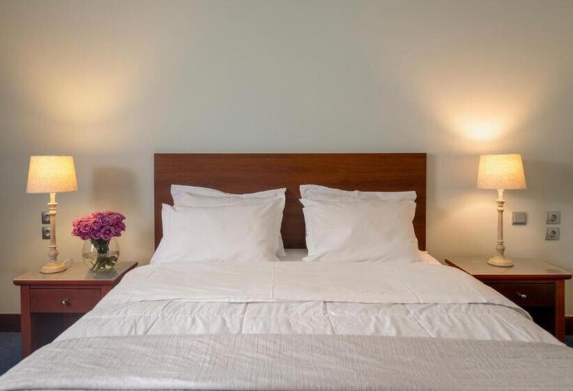 חדר סטנדרט יחיד, Kierion