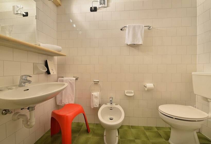 Economy Triple Room, Margherita