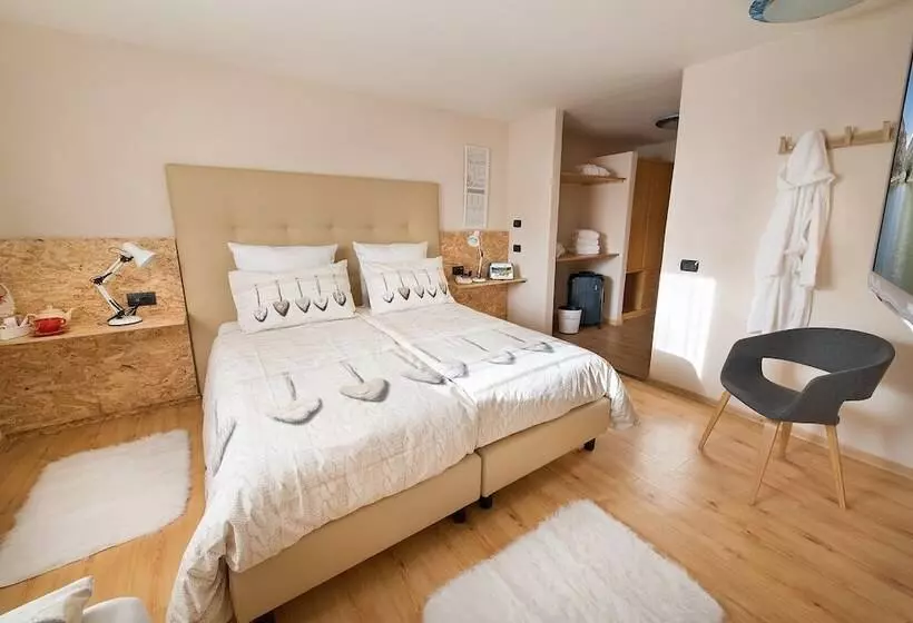Economy Triple Room, Margherita