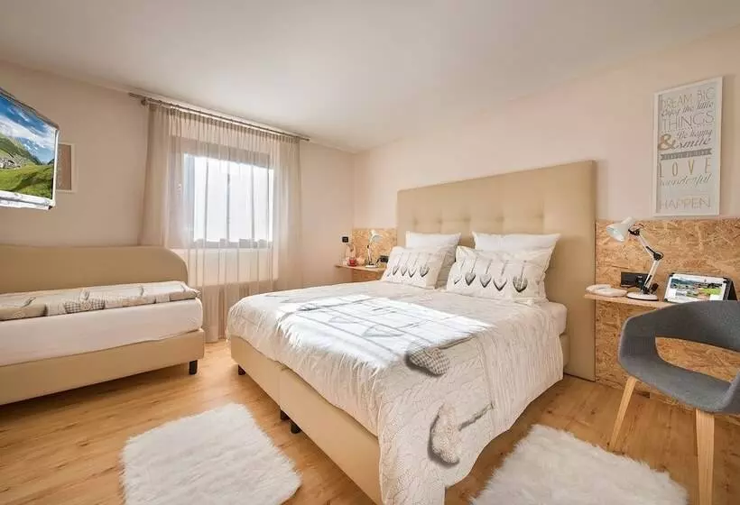 Economy Triple Room, Margherita