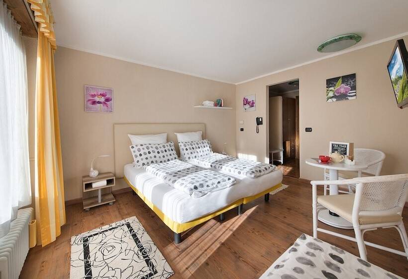 اتاق راحتی سه تخته, Margherita