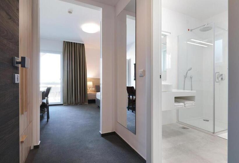 Comfort room with balcony, Mediteran