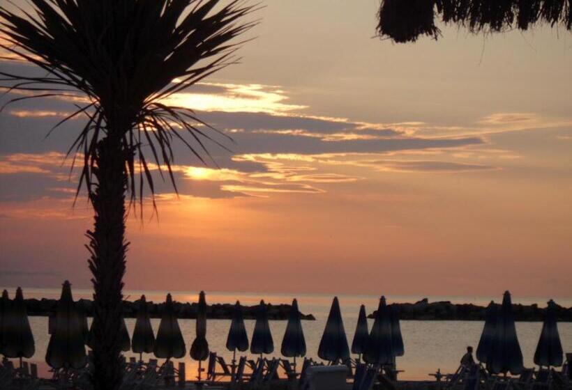 四人高级间, Mediterraneo Club Benessere