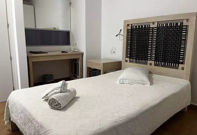 Chambre Standard Individuelle, Nefeli