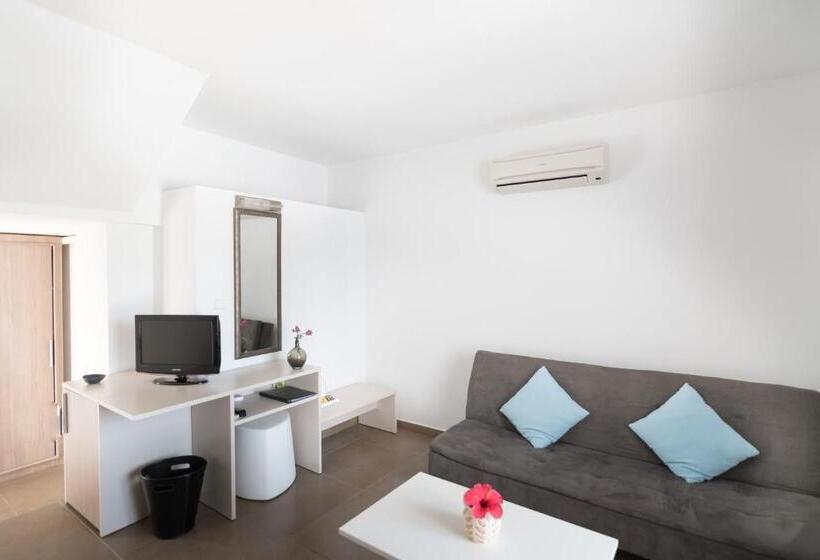 اتاق لوکس سه تخته, Nefeli