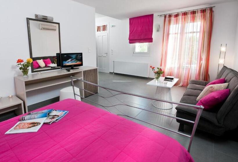 اتاق لوکس سه تخته, Nefeli