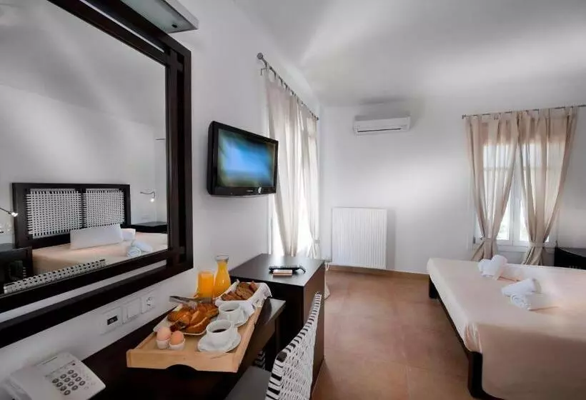 Chambre Familiale, Nefeli