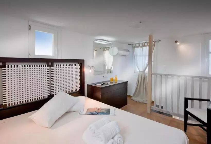 Chambre Familiale, Nefeli