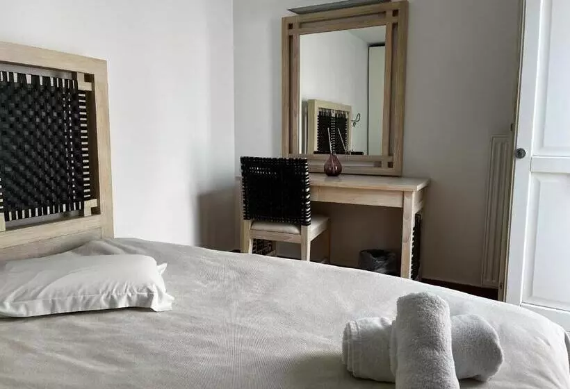 Chambre Standard Individuelle, Nefeli
