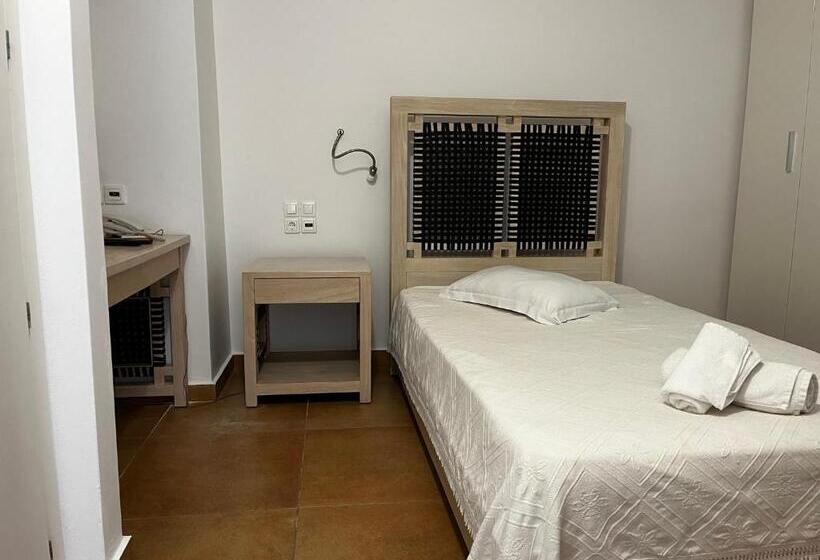 اتاق استاندارد یک نفره, Nefeli