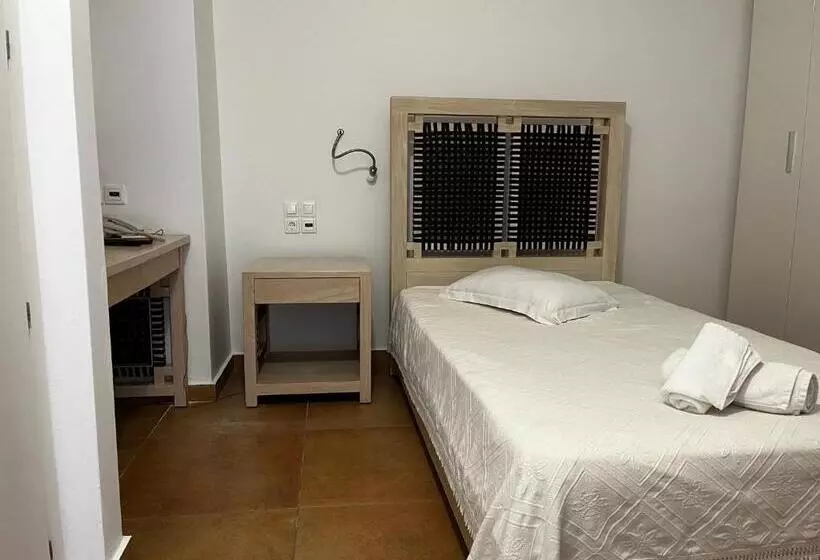 Chambre Standard Individuelle, Nefeli