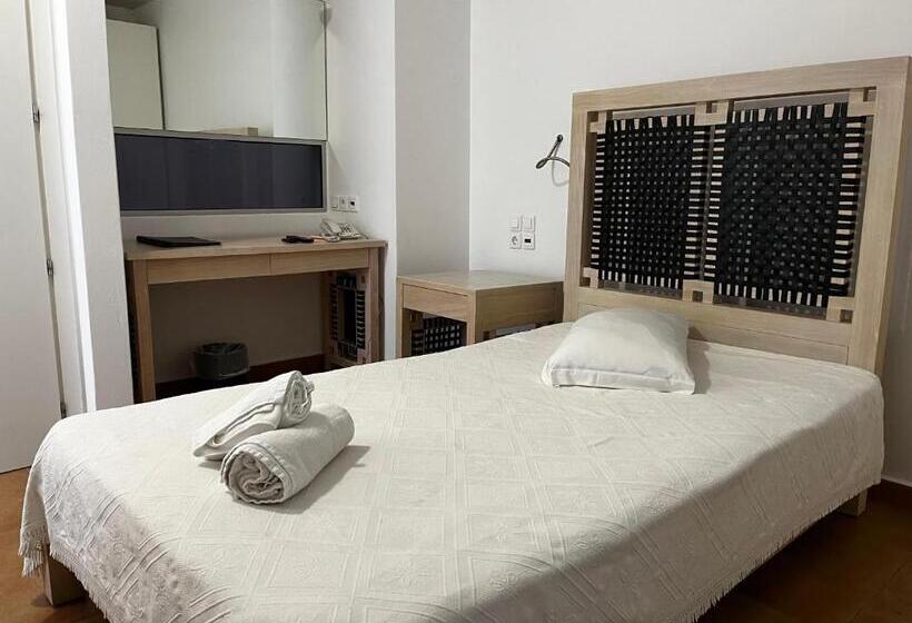 اتاق استاندارد یک نفره, Nefeli