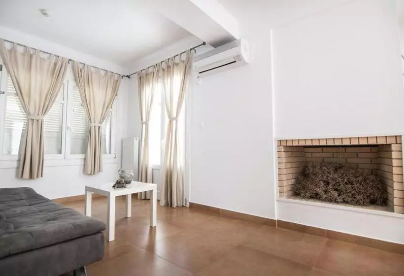 Suite avec Piscina, Nefeli